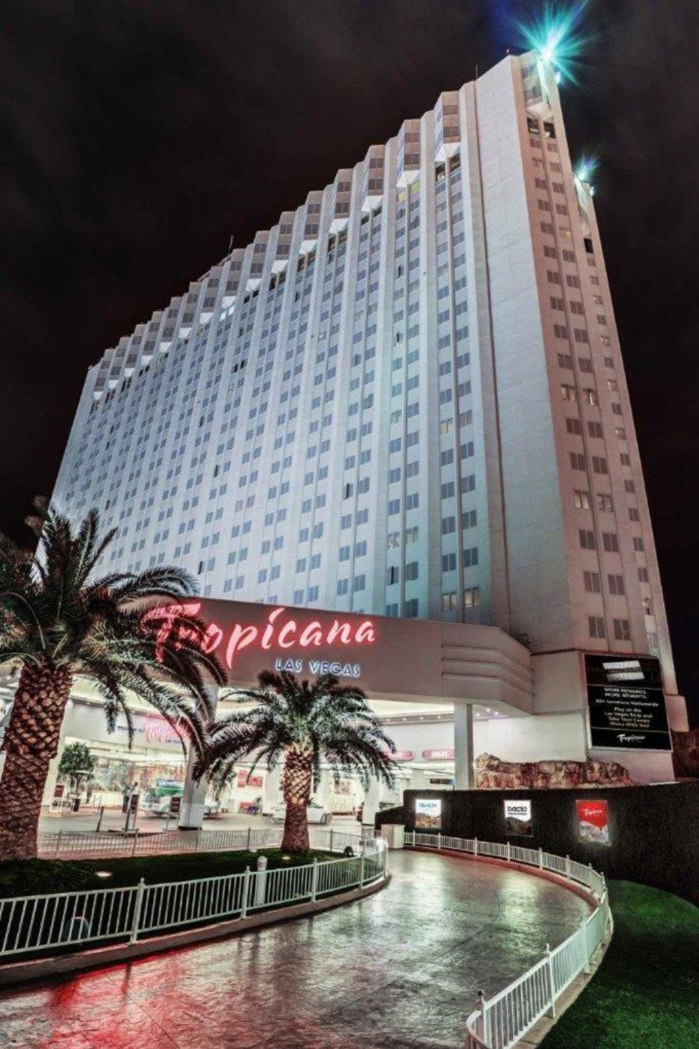 Tropicana Las Vegas a DoubleTree by Hilton Resort & Casino  Main image